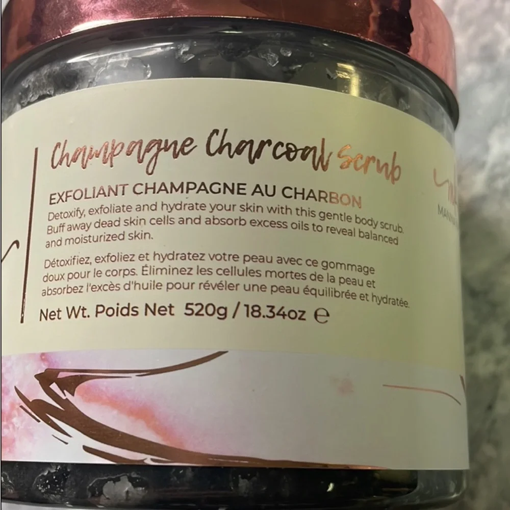 Manna Kadar‎ Champagne Charcoal Scrub